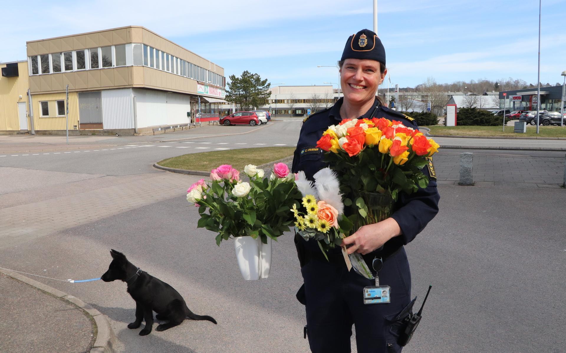 ”Det är alltid fint att få blommor, även om det är på grund av tråkiga saker,” säger Camilla Kreuger som var glad för gesten. 