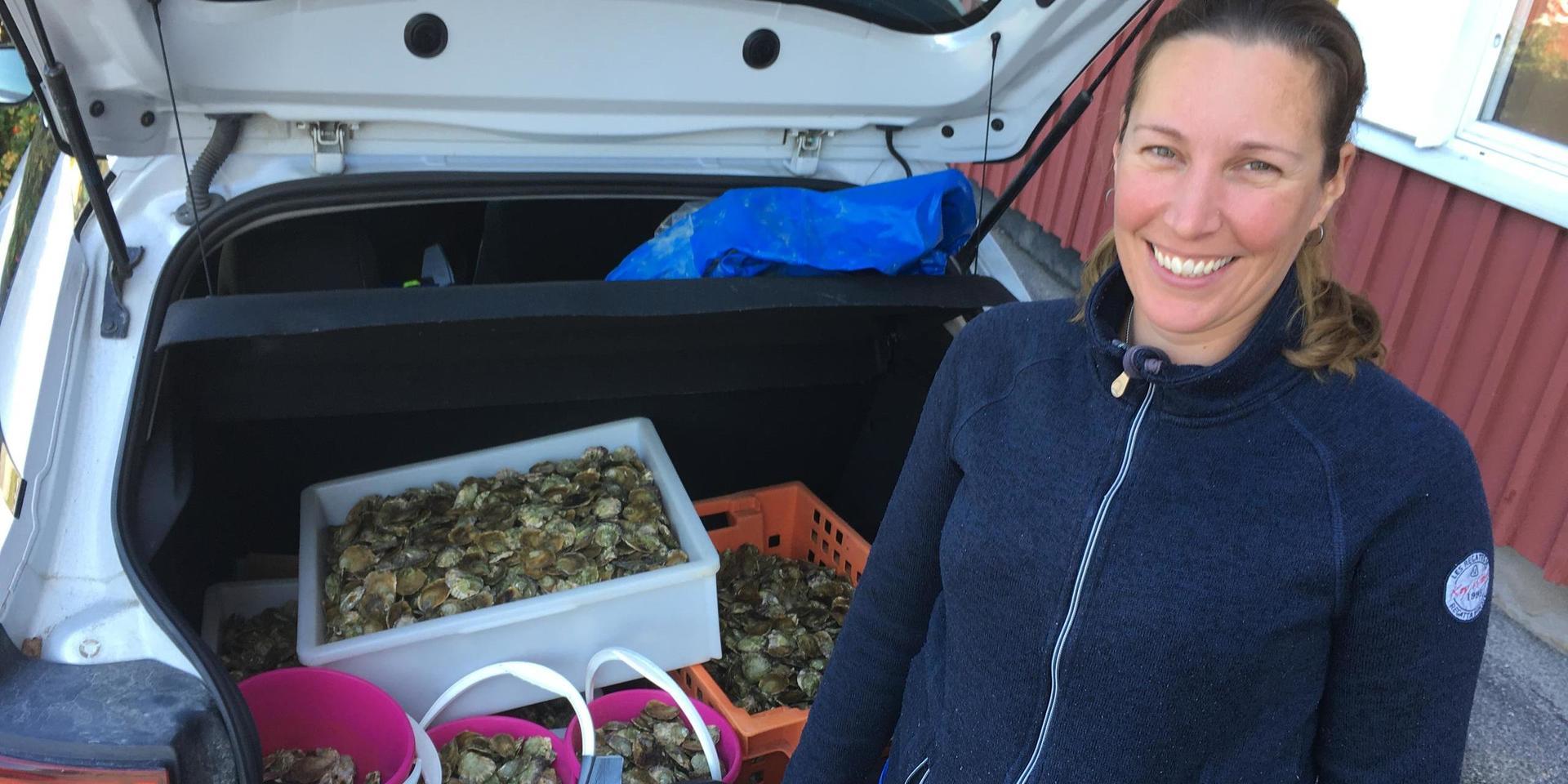 Åsa Strand uppmanar Kungsbackaborna att höra av sig om man ser japanska jätteostron.