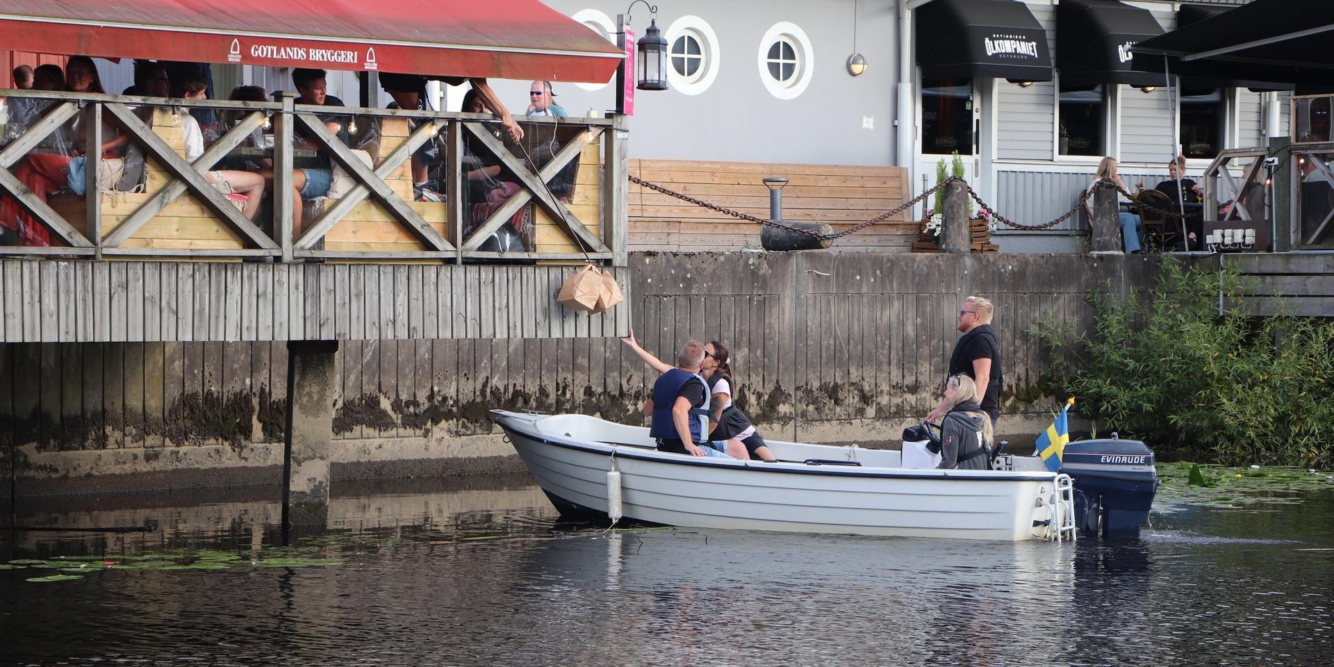 Take away via båt.