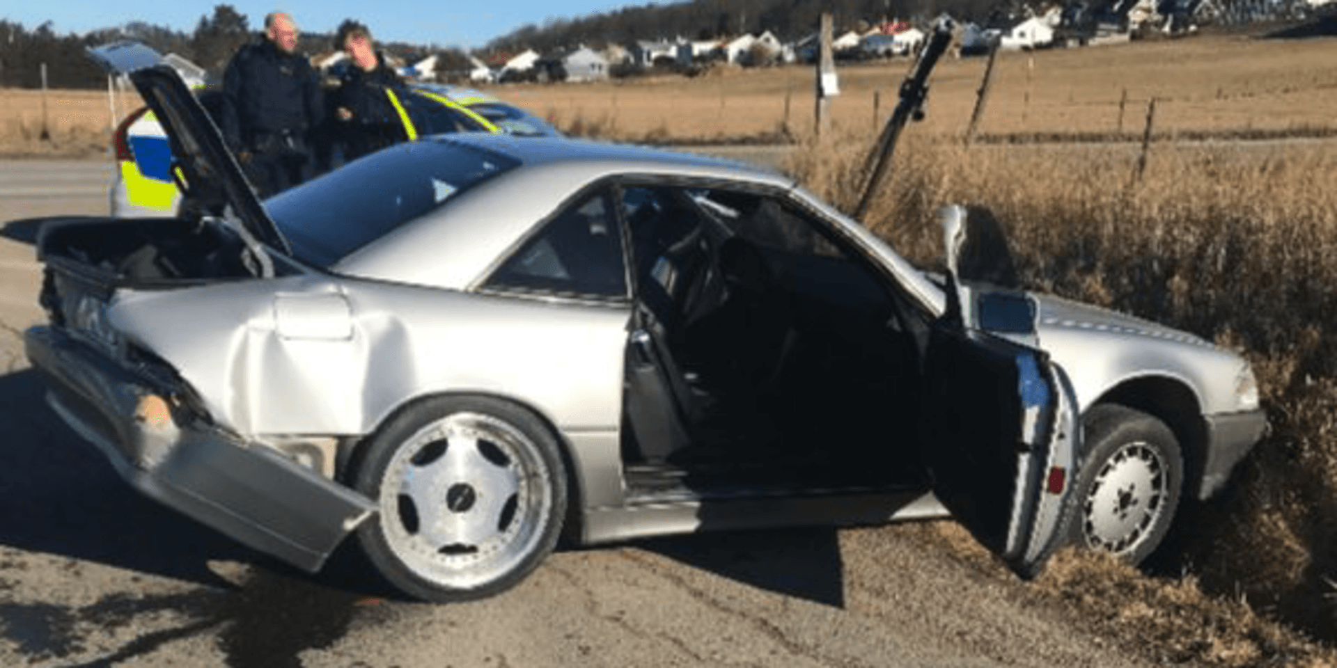 Till slut fick den galna färden stopp. Polisen lyckades preja mannen av vägen.