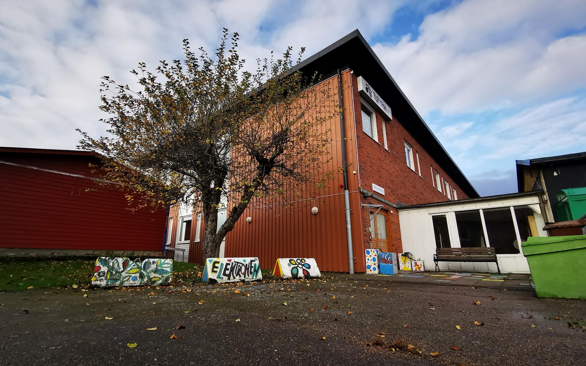 Elektronen har öppet för drop-in tider och för bokade tider. 