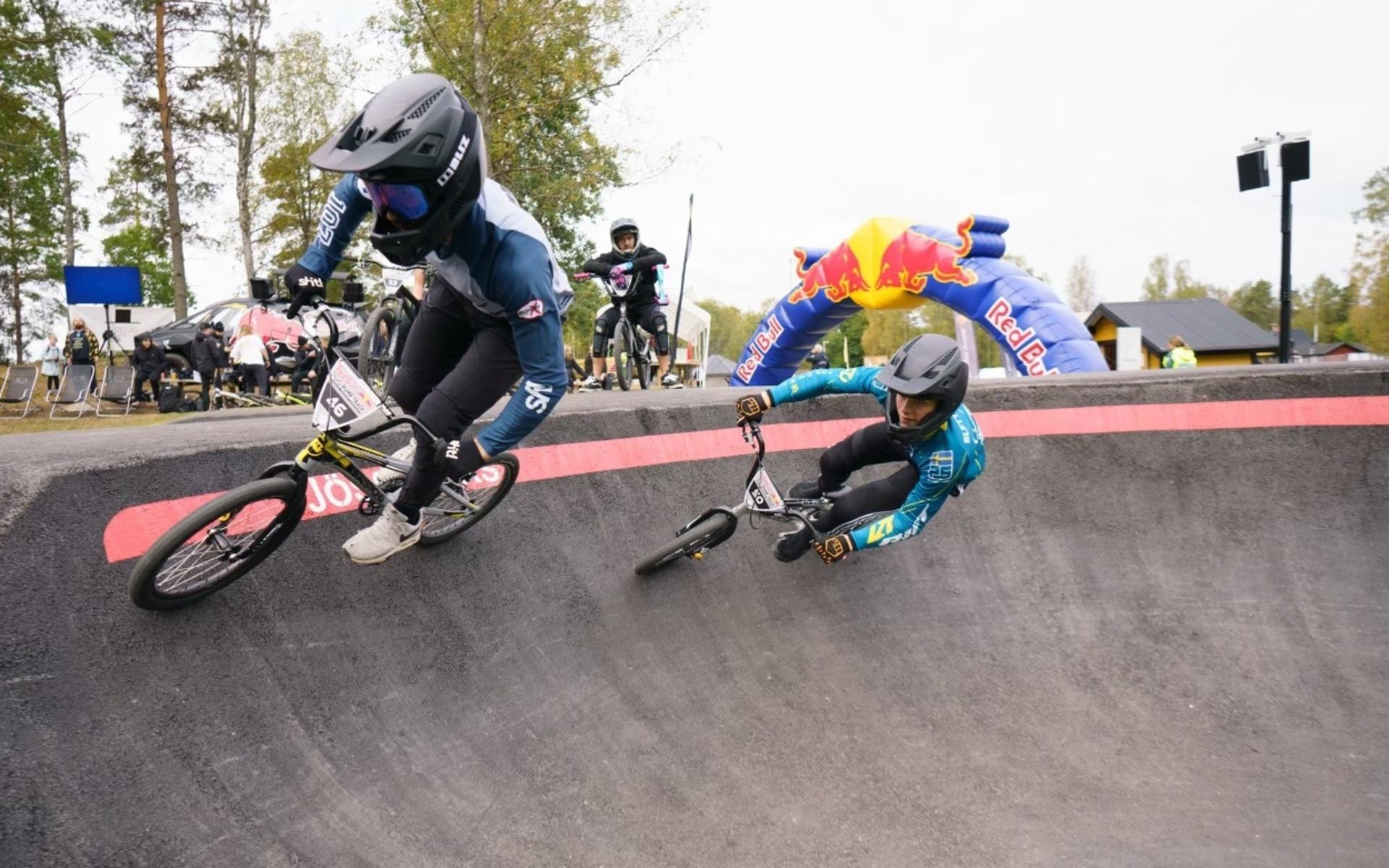 Det var ett väldigt jämnt sista heat där Filip Svanberg och Oskar Kindblom låg hack i häl.