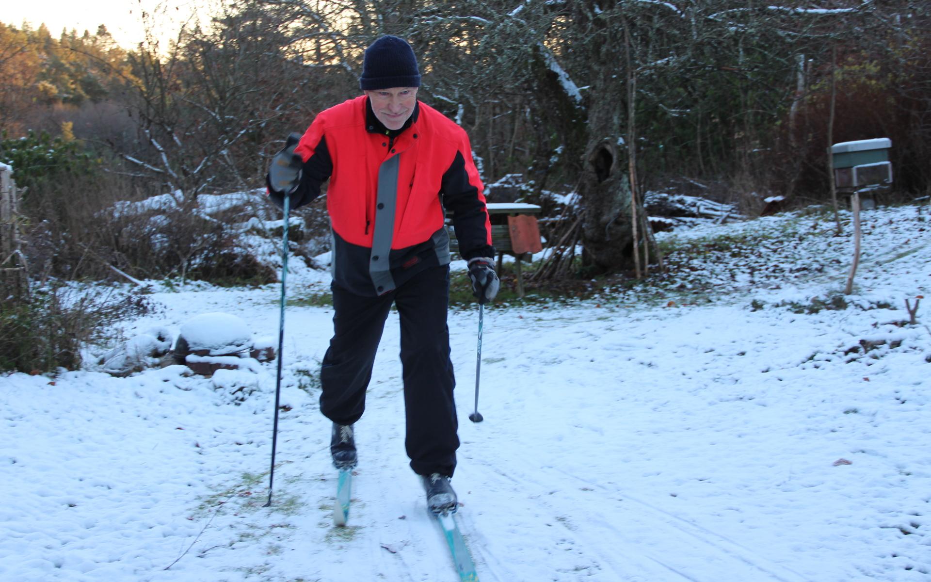 Den första snön föll i slutet av november och för Tommy Bengtsson i Torred var det orsak till stor glädje. Utanför sitt hus anlade han ett 125 meter långt skidspår där han tränade inför sitt 36:e Vasalopp