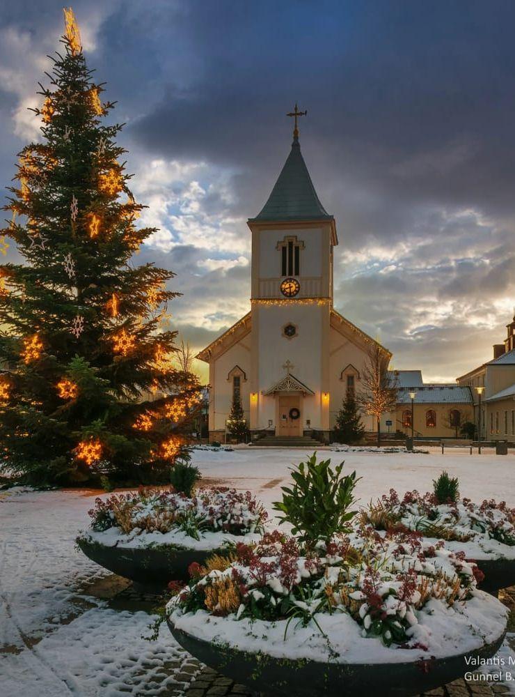 Kungsbacka torg i julskrud.