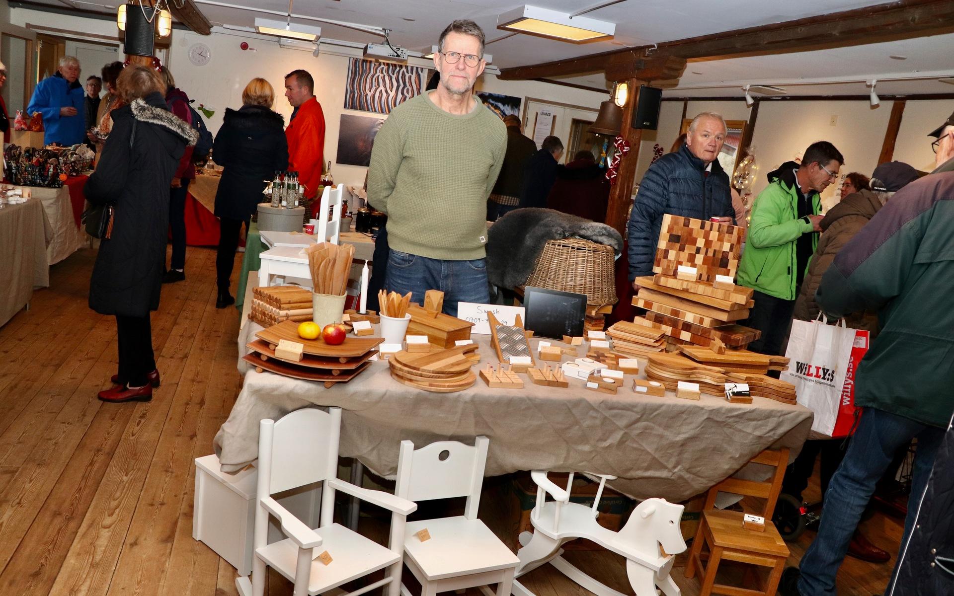 Håkan Andersson, snickare från Allarängen, är med på julmarknaden för första gången.