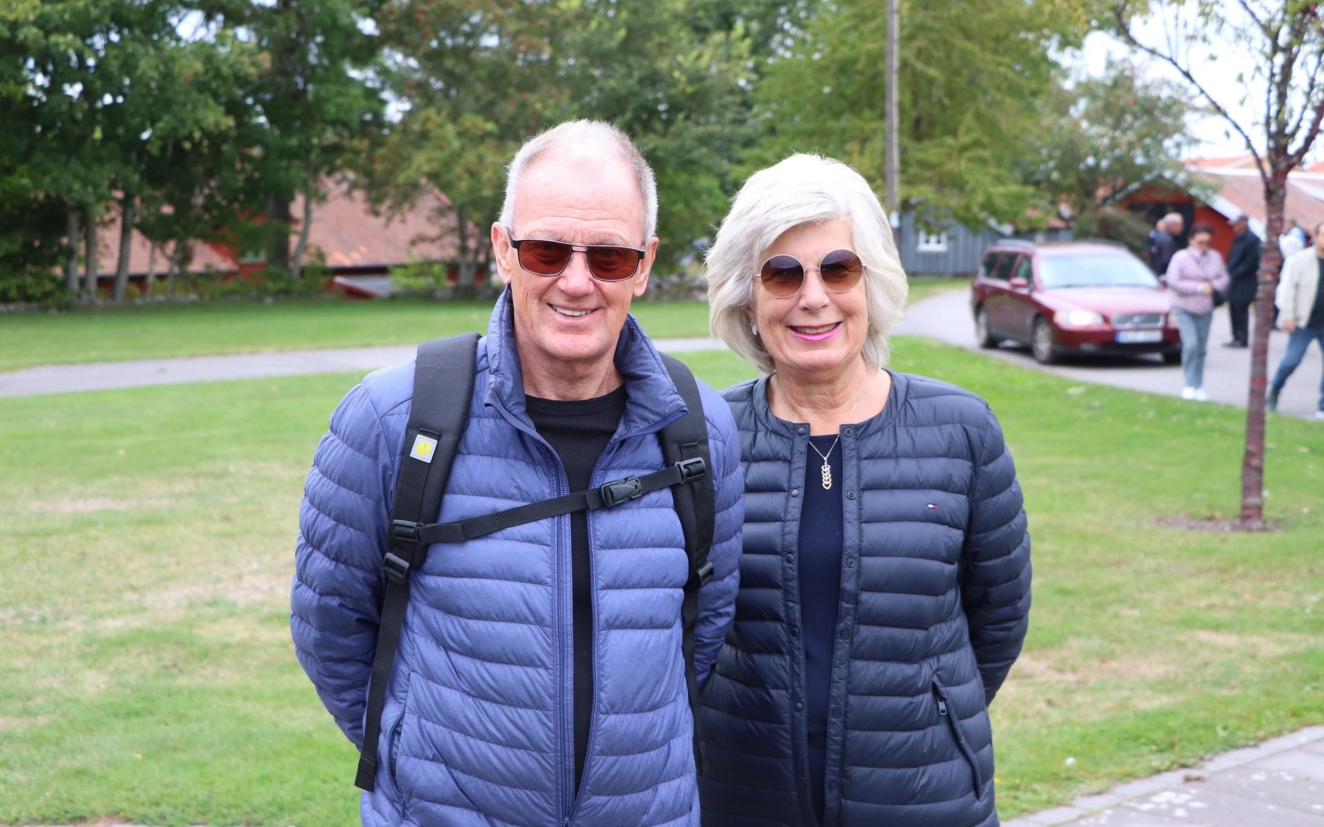 Inger och Benny Apéll tycker det är viktigt att rösta. ”Jag vill ha en kyrka, den har funnits där för mig när i svåra stunder”, säger Inger Apéll.