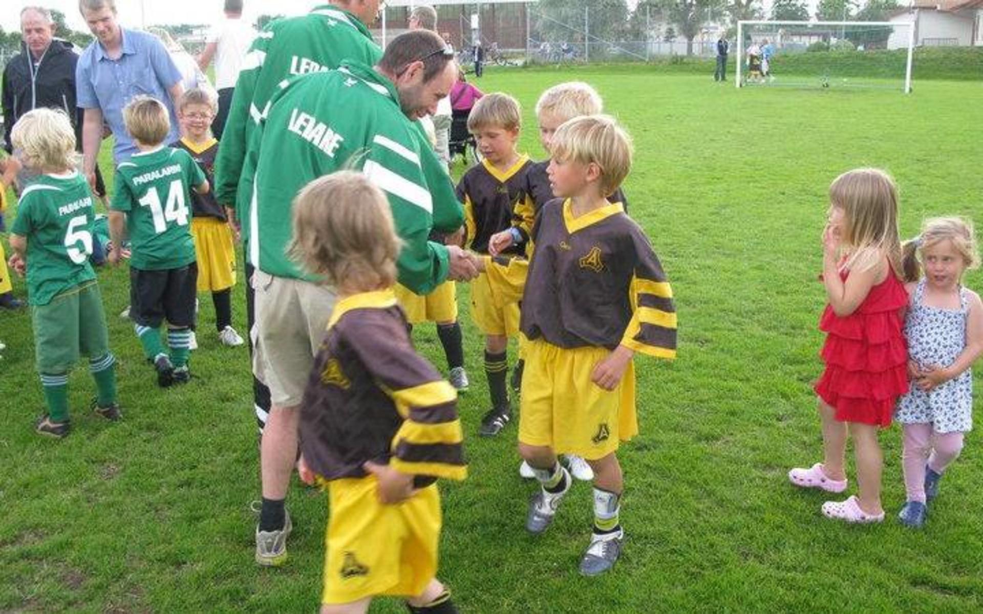 Oscar Vilhelmsson på träningsmatch när han var 6 år. 