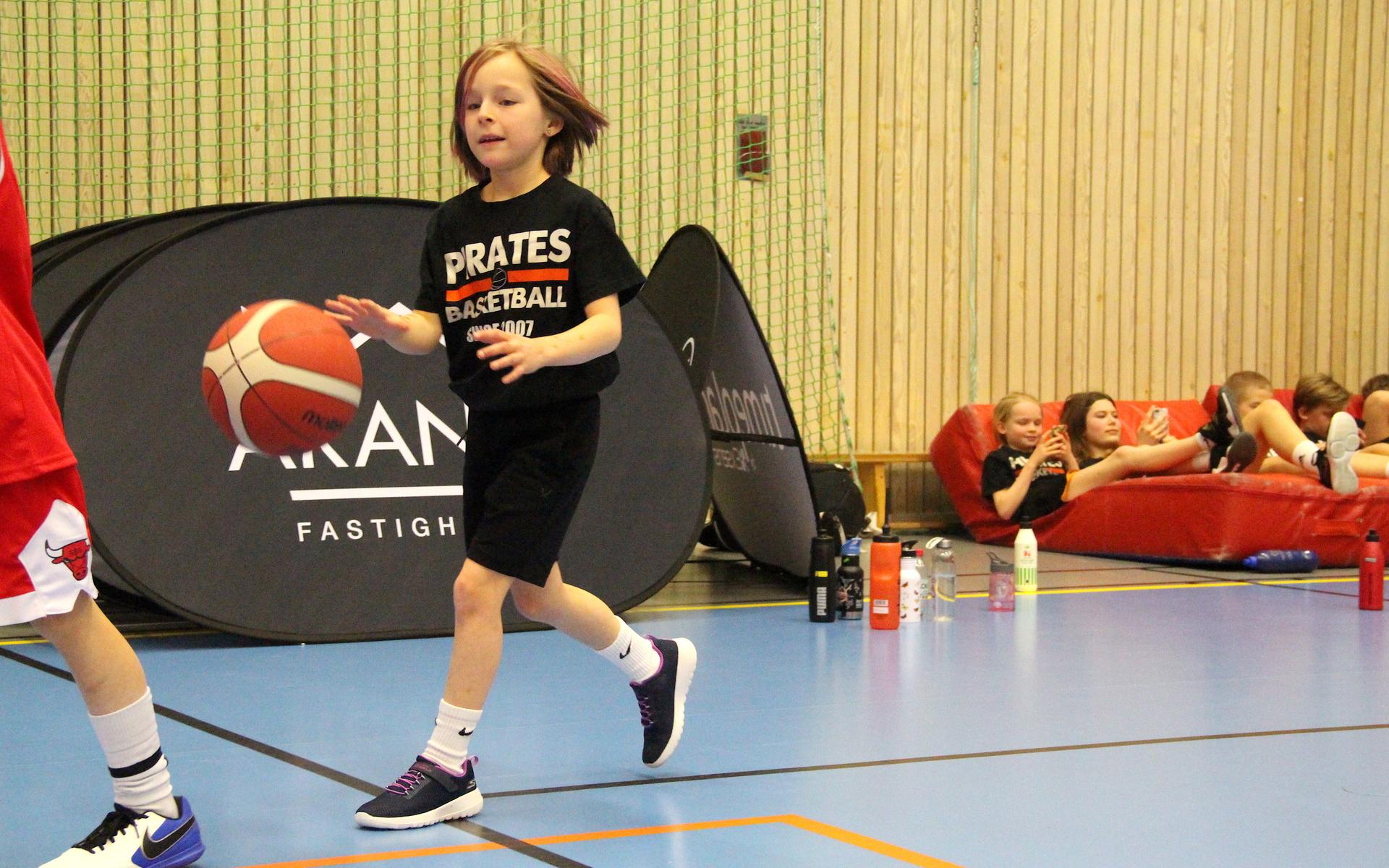 Livia Maercker har spelat i basketskolan jättelänge.