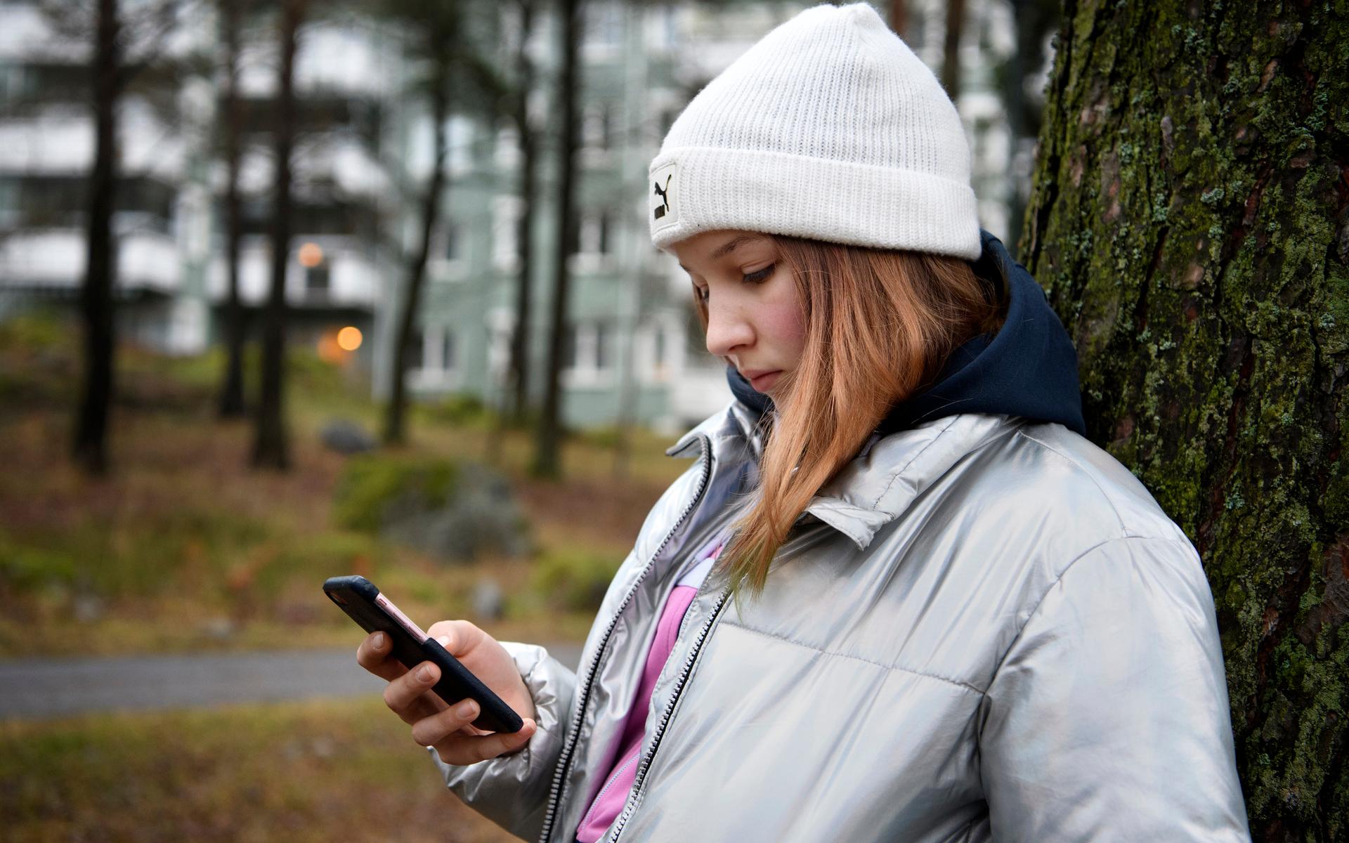 Arkivbild. Psykologen Jenny Klefbom uppmanar till att prata med barn om vad som händer:  ”Man ska inte försöka förminska det som händer”. 